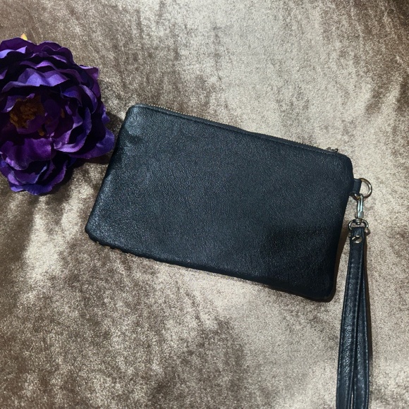 EXPRESS Leather Animal Print Wristlet Bag - Picture 5 of 11